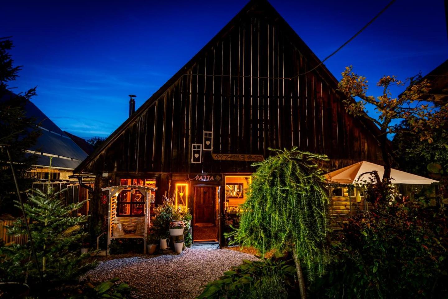Guesthouse Eden ลิฟตอฟสกีมิคูลาช ภายนอก รูปภาพ