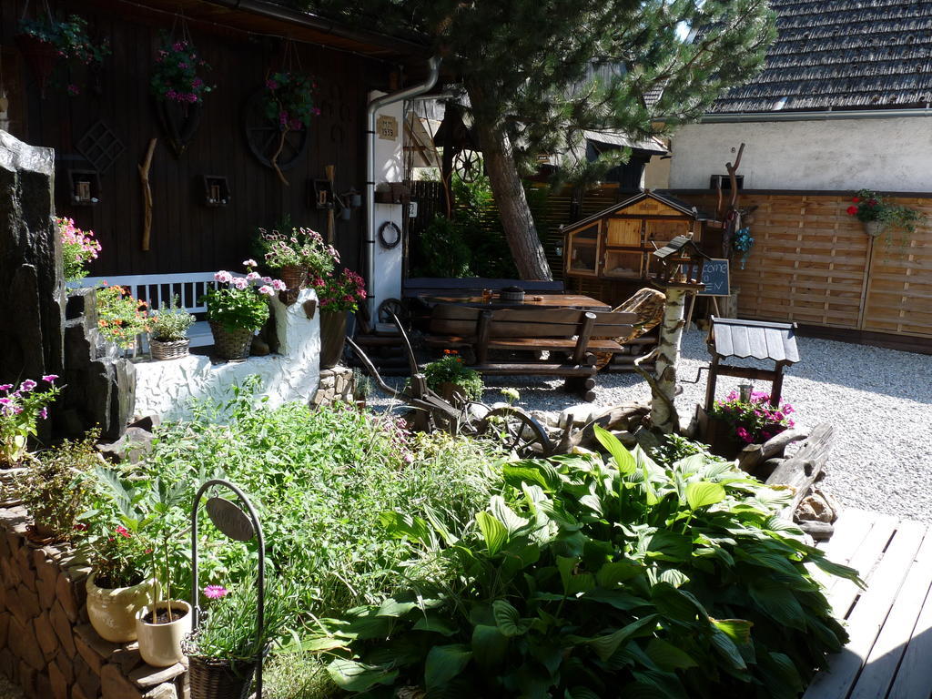Guesthouse Eden ลิฟตอฟสกีมิคูลาช ภายนอก รูปภาพ
